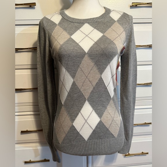 Merona Sweaters - NWT Merona Women’s Gray Argyle Long Sleeve Sweater - Size S